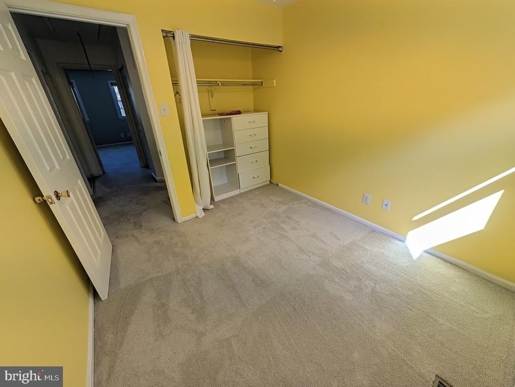 8241 Clifton Farm Court - Photo 15