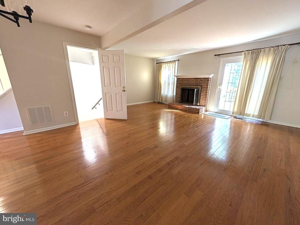 8241 Clifton Farm Court - Photo 5