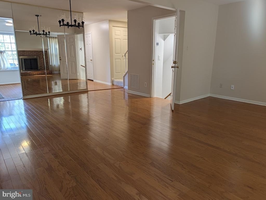 8241 Clifton Farm Court - Photo 7