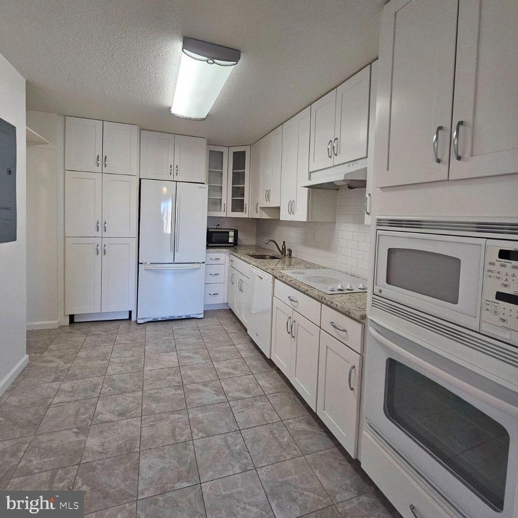 8340 Greensboro Drive - Photo 5