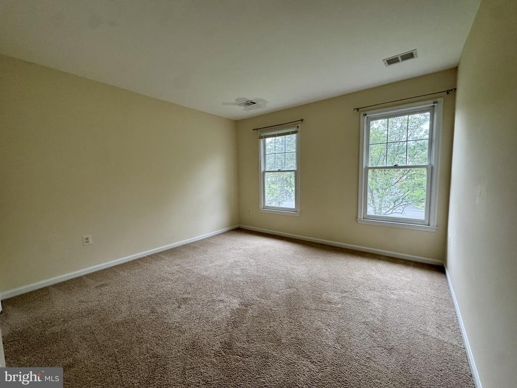 8470 Clover Leaf Drive - Photo 14