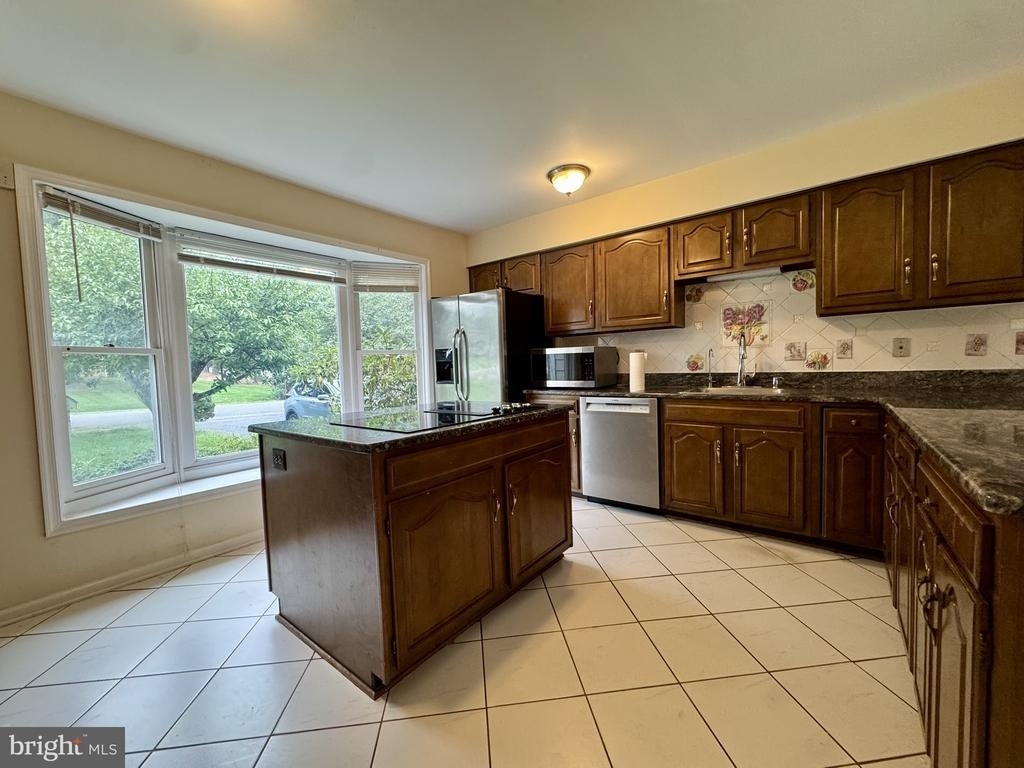 8470 Clover Leaf Drive - Photo 4