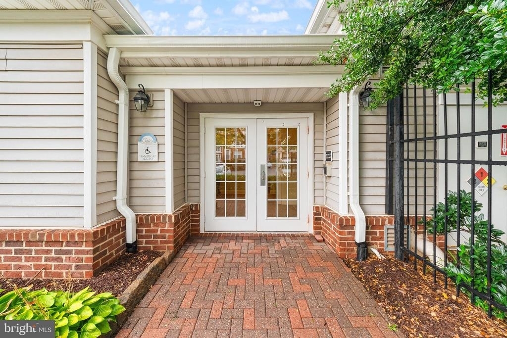 4510 Superior Square - Photo 29