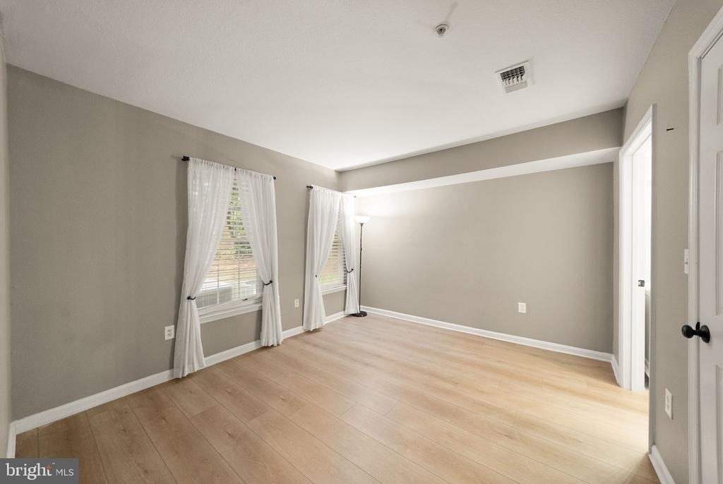 4510 Superior Square - Photo 14