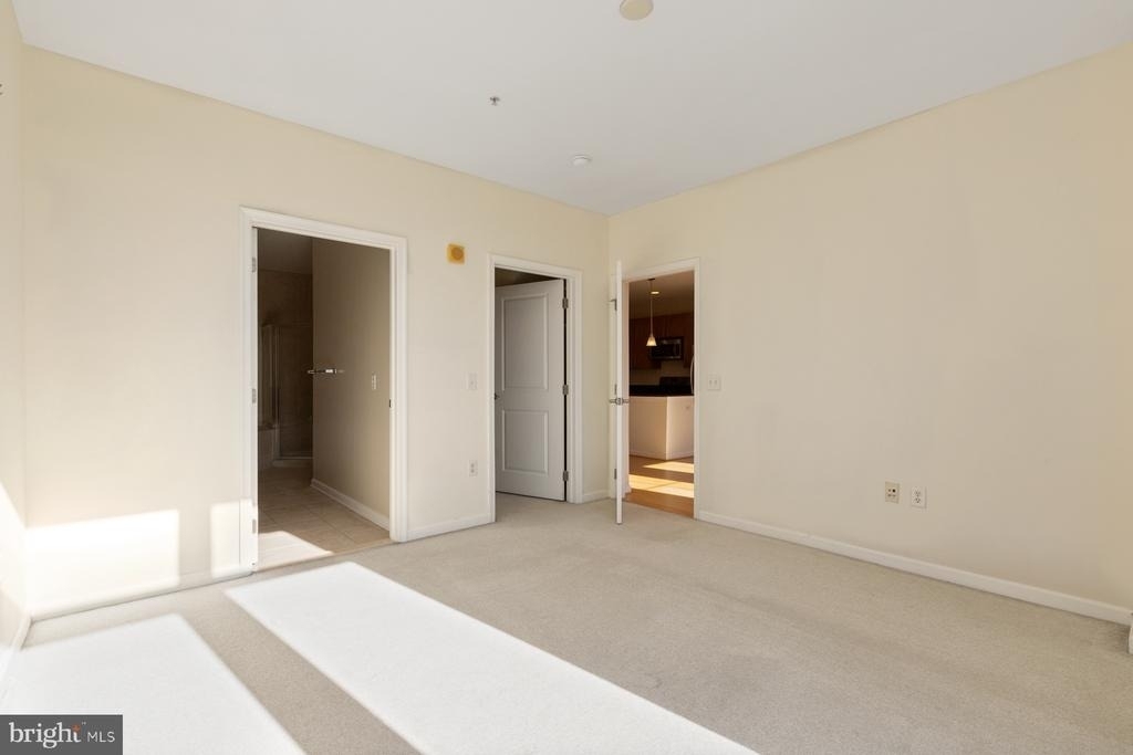 444 W Broad Street - Photo 22