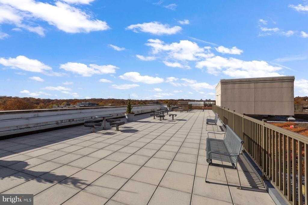 444 W Broad Street - Photo 29