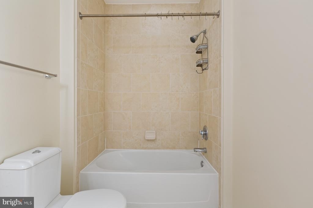 444 W Broad Street - Photo 19