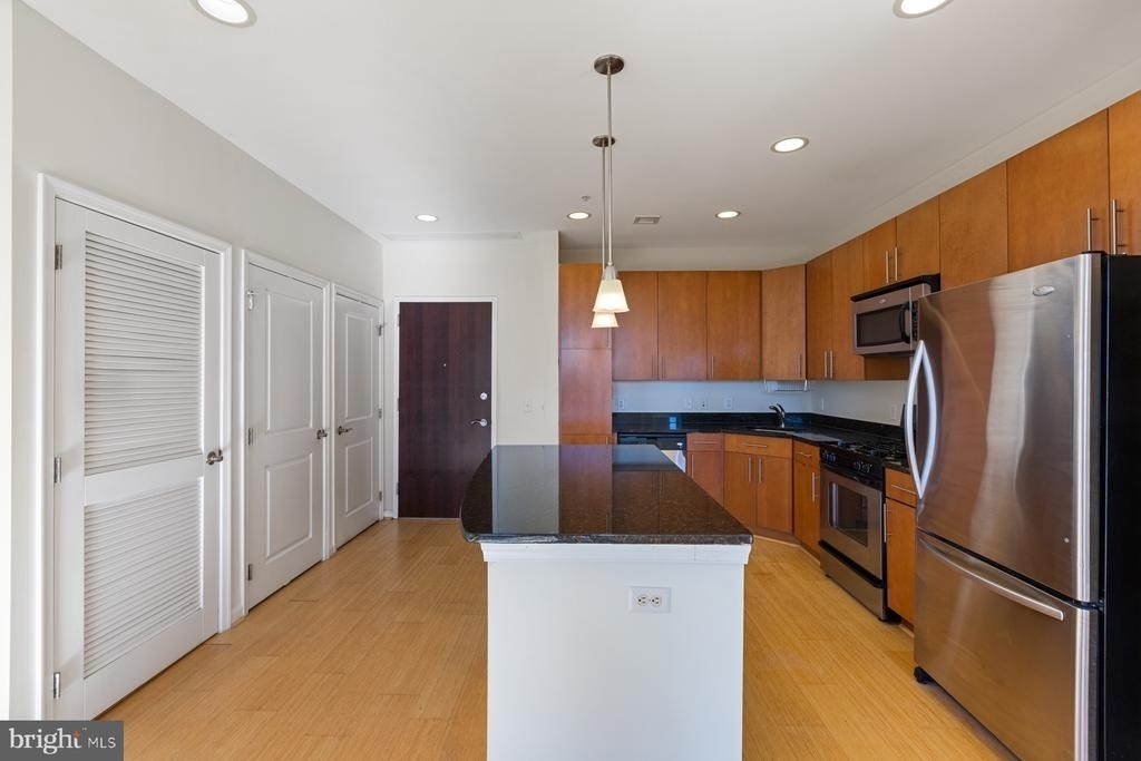 444 W Broad Street - Photo 6