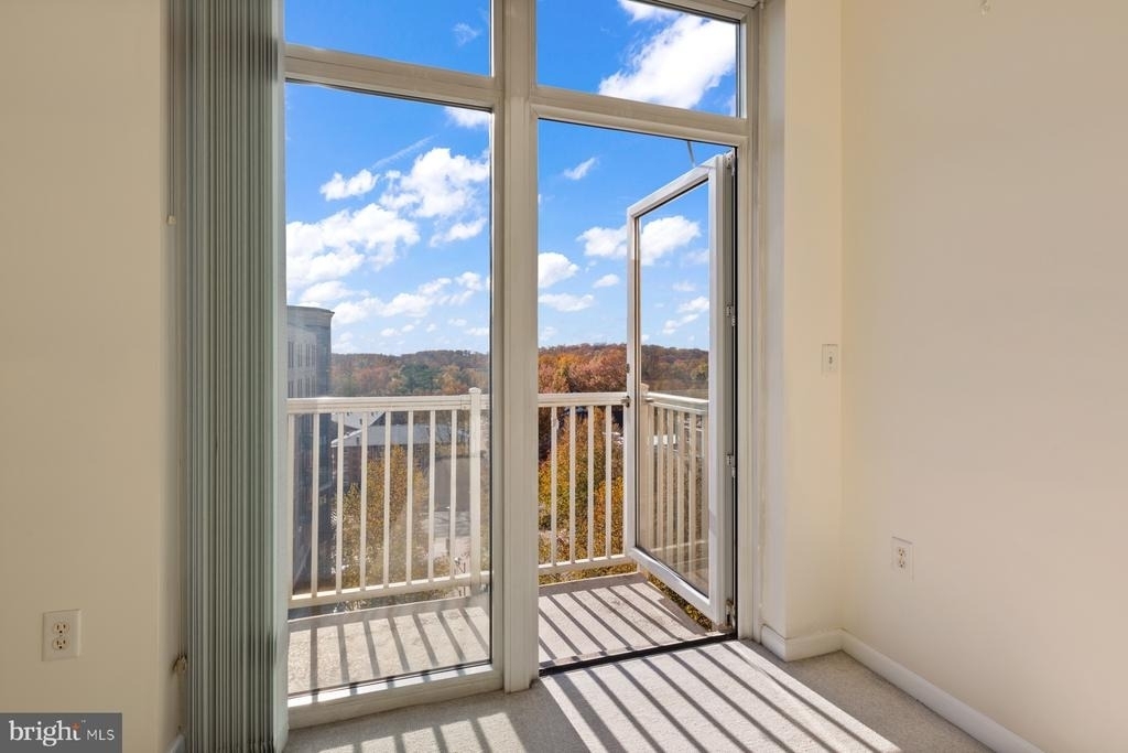 444 W Broad Street - Photo 27