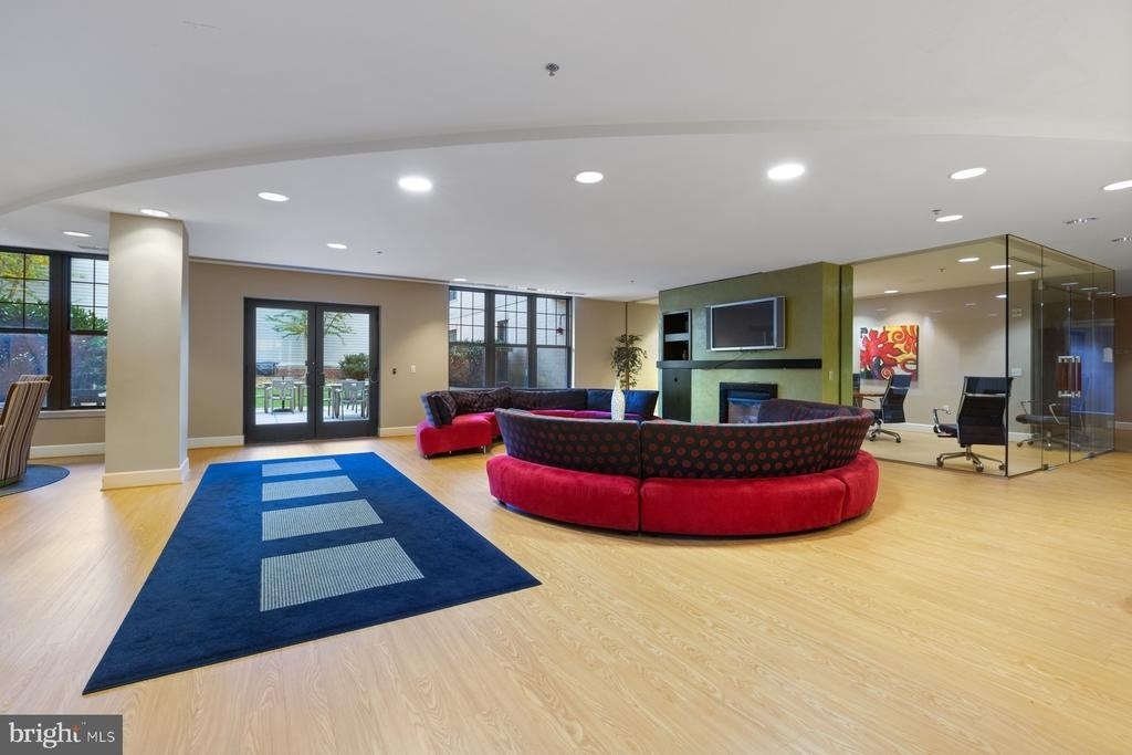 444 W Broad Street - Photo 33