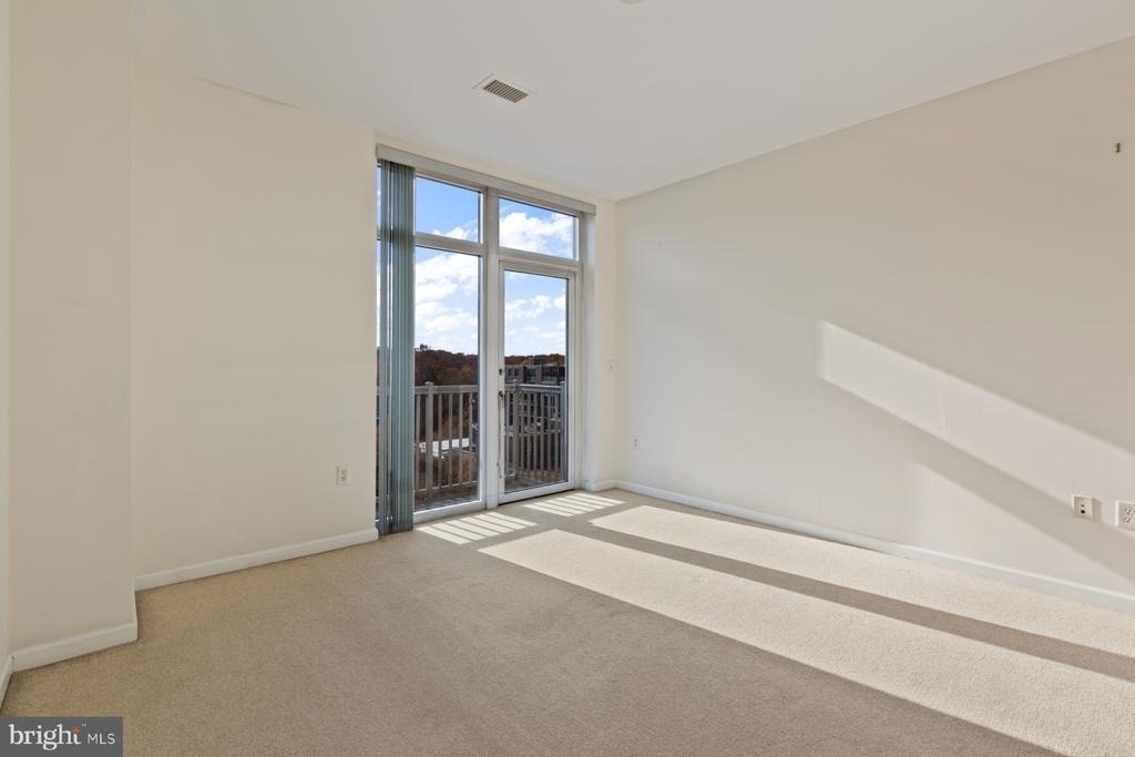 444 W Broad Street - Photo 20