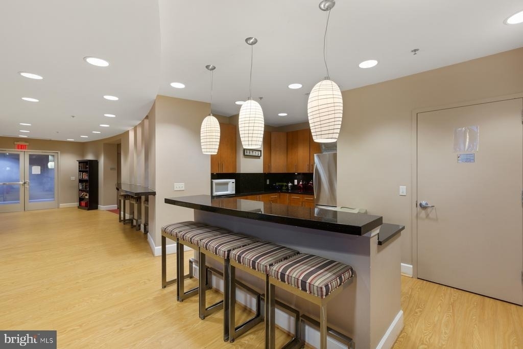 444 W Broad Street - Photo 34