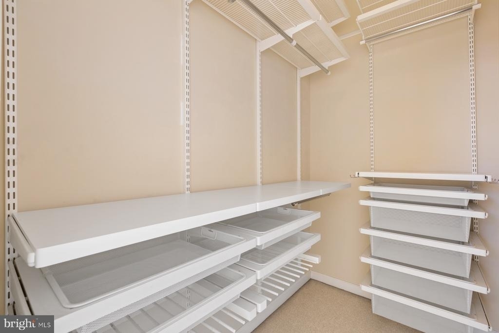 444 W Broad Street - Photo 23