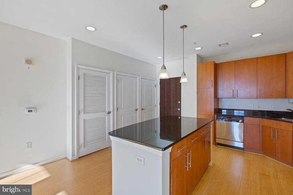 444 W Broad Street - Photo 7