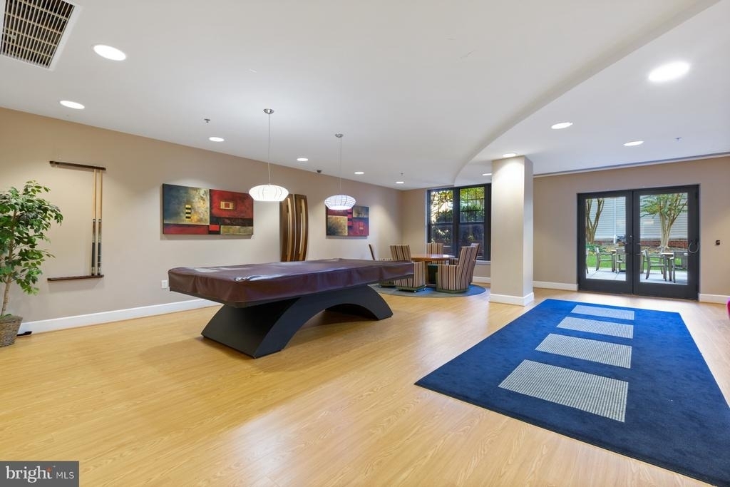 444 W Broad Street - Photo 32