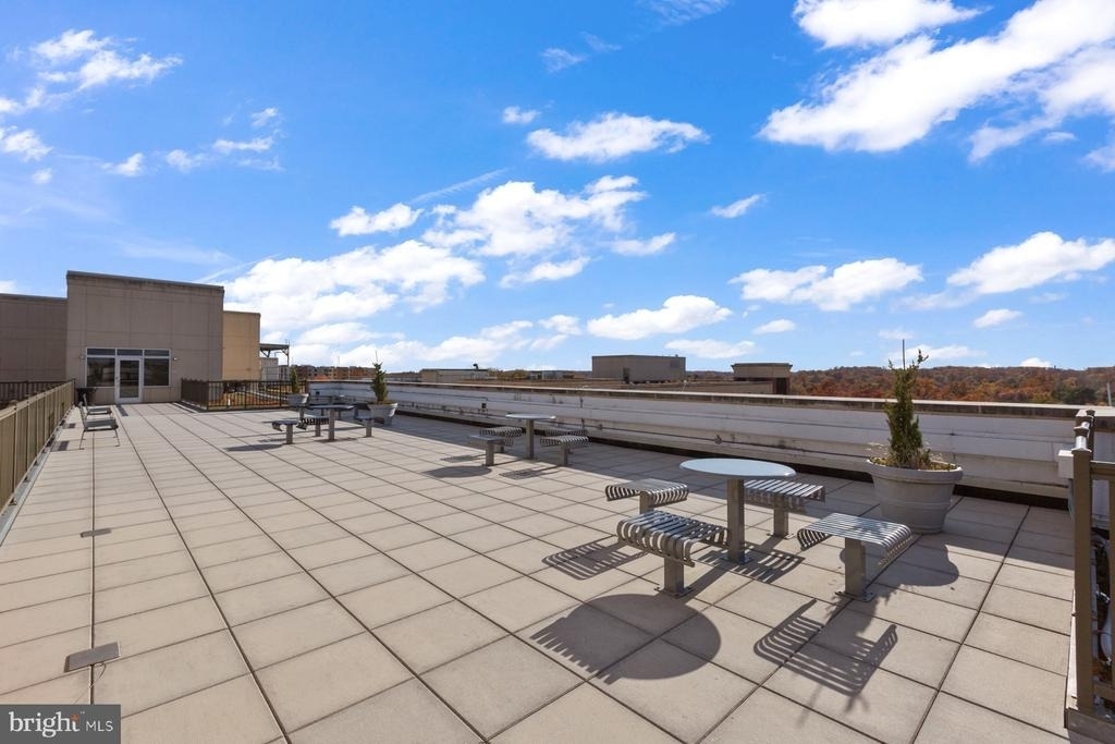444 W Broad Street - Photo 30
