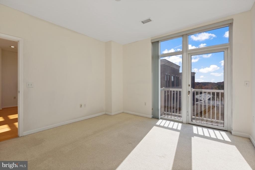 444 W Broad Street - Photo 21
