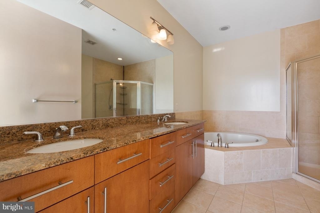 444 W Broad Street - Photo 24