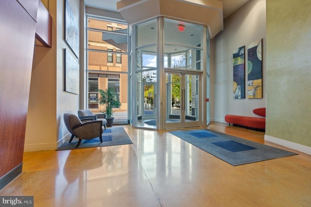 444 W Broad Street - Photo 1