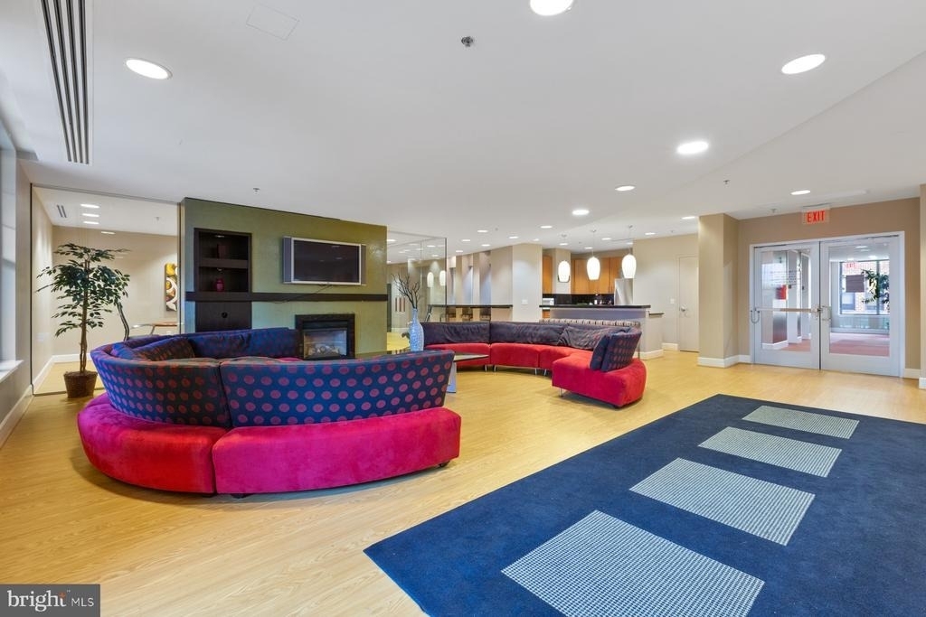 444 W Broad Street - Photo 35