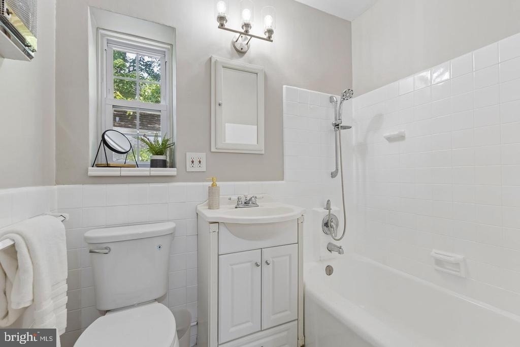 1024 Valley Drive - Photo 12