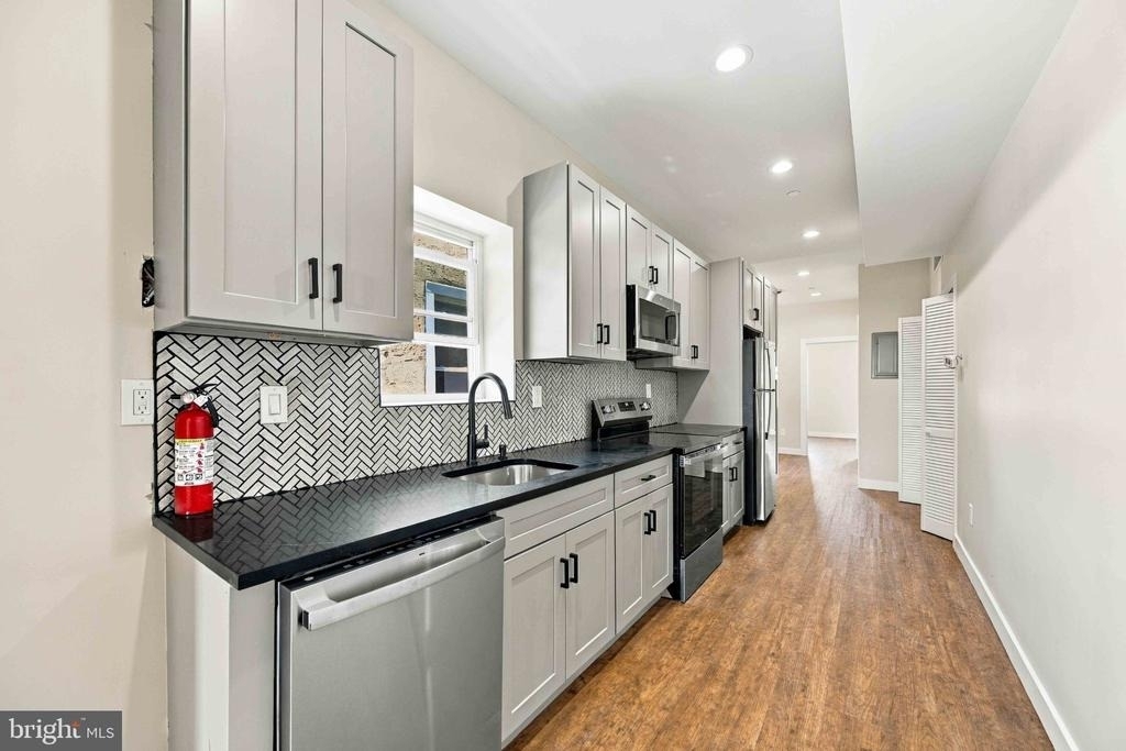 2816 Cecil B Moore Avenue - Photo 4