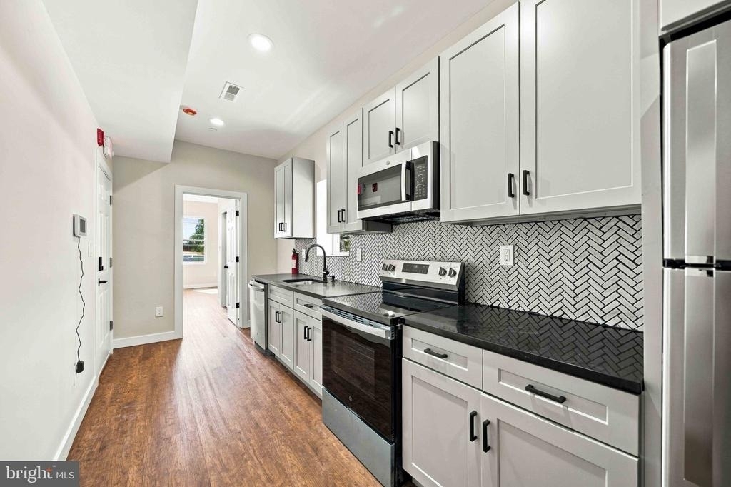 2816 Cecil B Moore Avenue - Photo 6