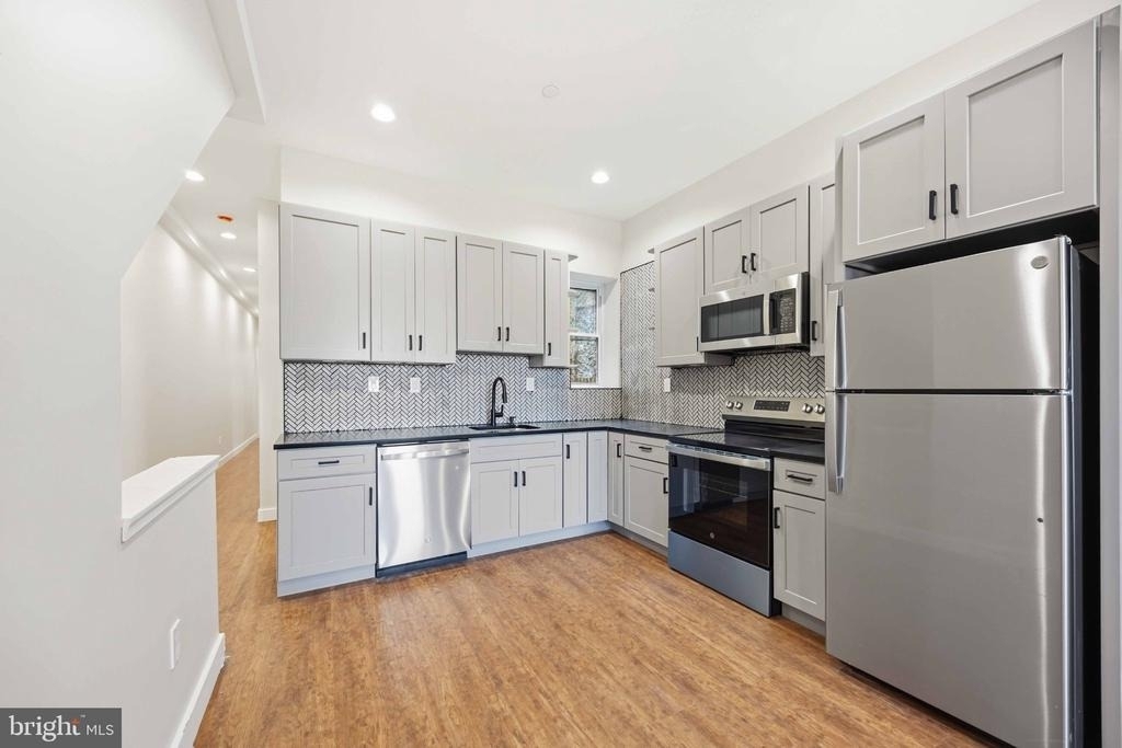 2816 Cecil B Moore Avenue - Photo 9