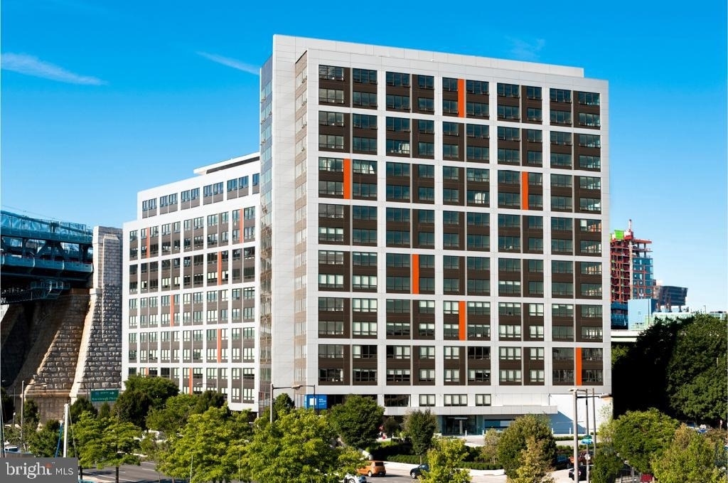 235 N Columbus Boulevard - Photo 42