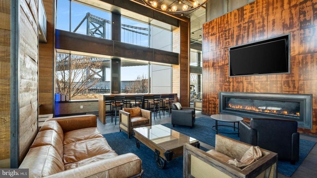 235 N Columbus Boulevard - Photo 32