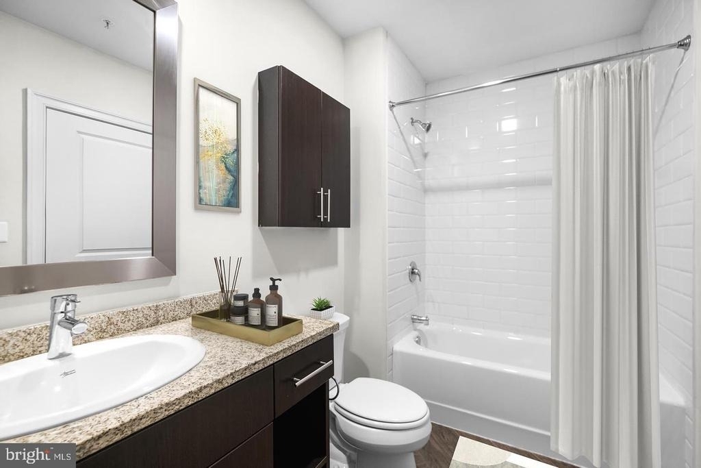 235 N Columbus Boulevard - Photo 16