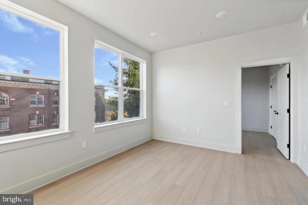 5521 Wayne Avenue - Photo 5