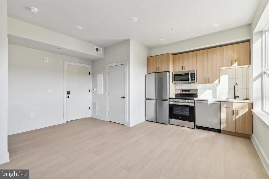 5521 Wayne Avenue - Photo 3