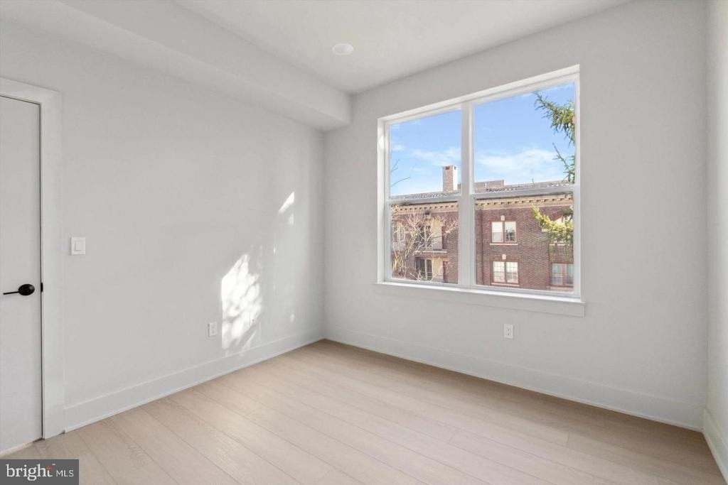 5521 Wayne Avenue - Photo 4