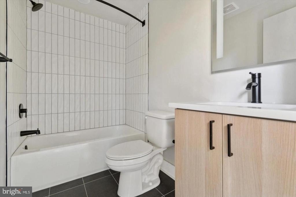 5521 Wayne Avenue - Photo 2