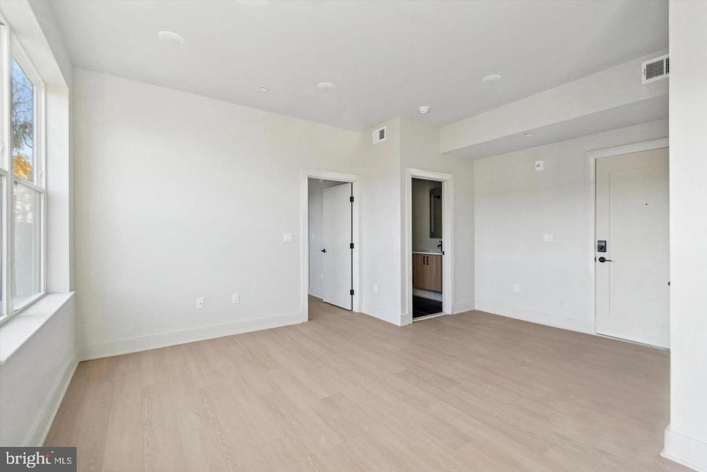 5521 Wayne Avenue - Photo 6