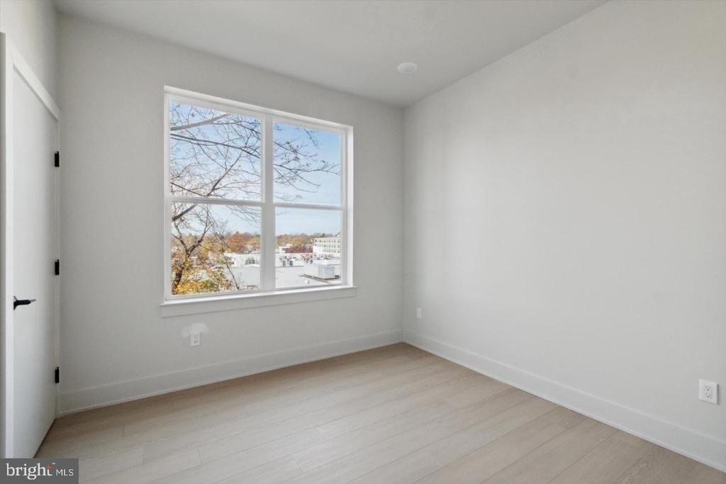 5521 Wayne Avenue - Photo 3
