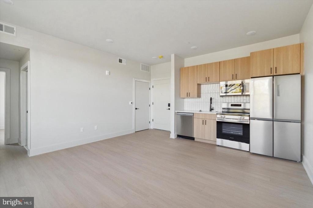 5521 Wayne Avenue - Photo 2