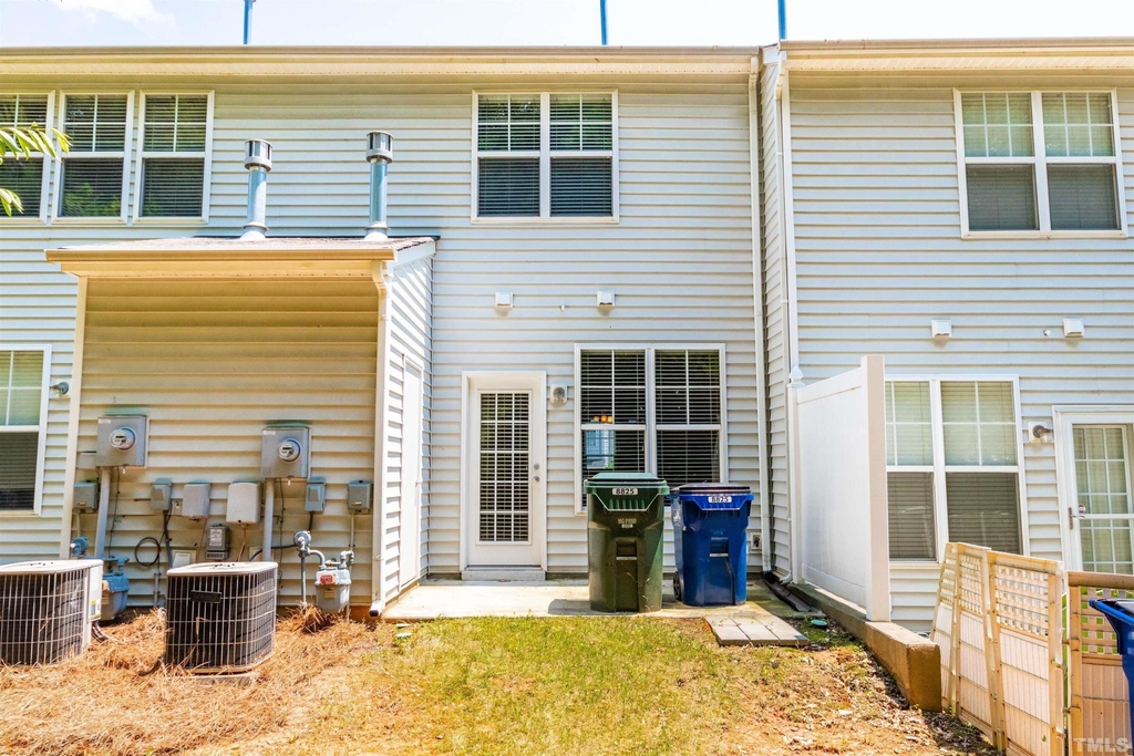 8825 Camden Park Drive - Photo 17