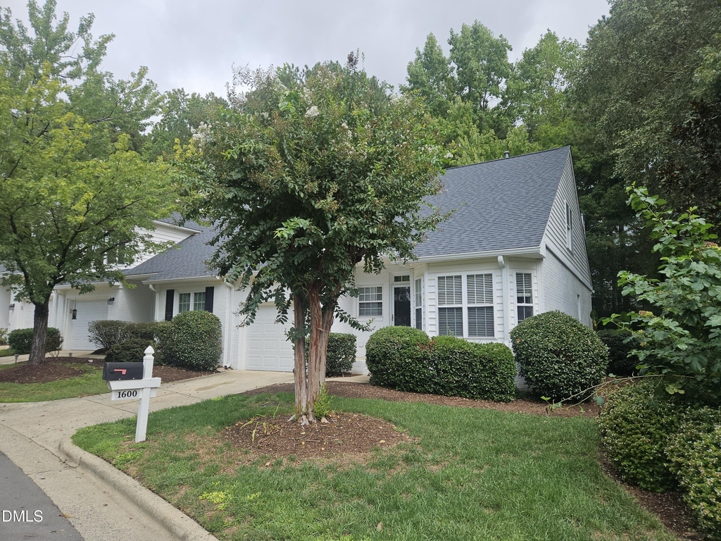 1600 Poets Glade Drive - Photo 0