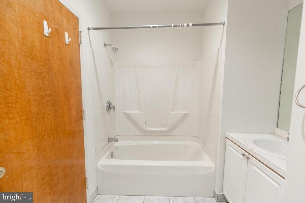 1411-1 Walnut Street - Photo 23