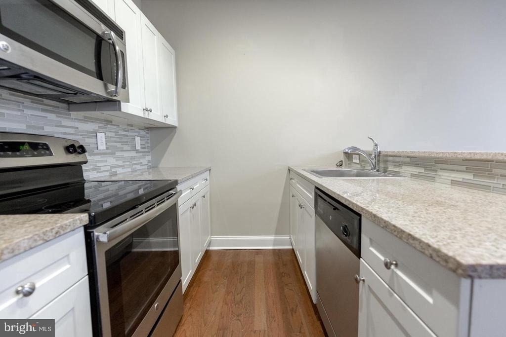 1411-1 Walnut Street - Photo 13