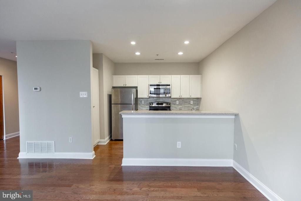 1411-1 Walnut Street - Photo 11