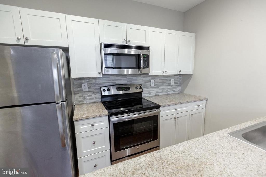 1411-1 Walnut Street - Photo 14