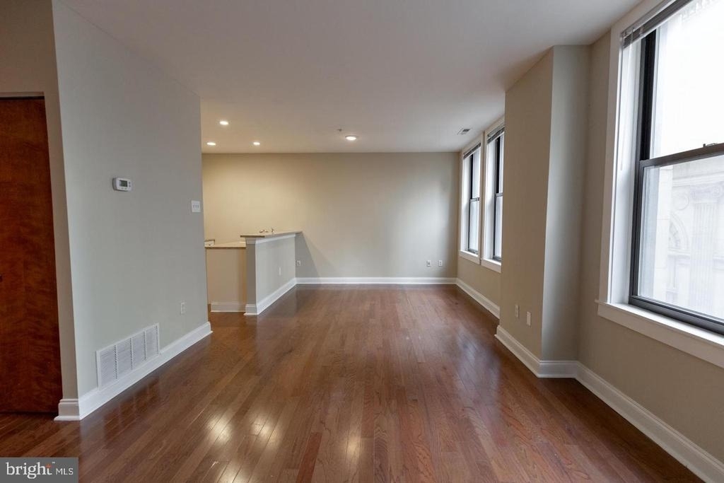 1411-1 Walnut Street - Photo 8