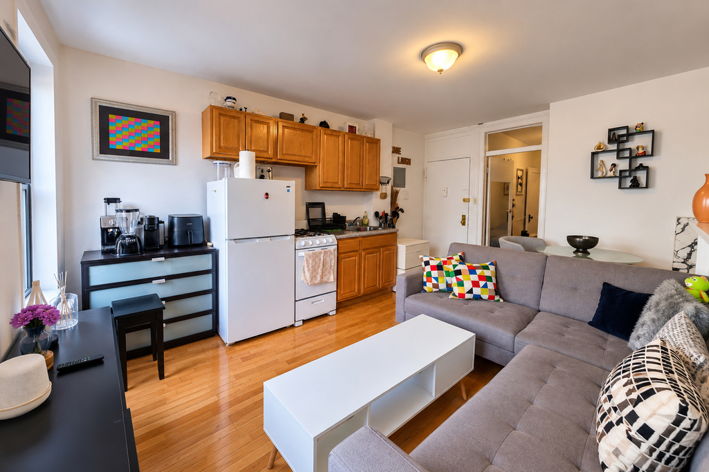 441 West 49th Street - Photo 1