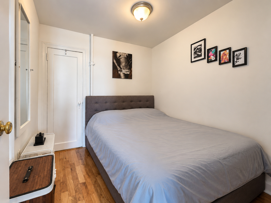 441 West 49th Street - Photo 5