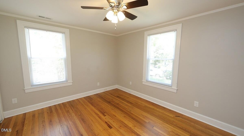 102 E Edgewood Drive - Photo 9