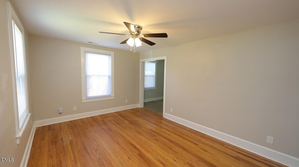 102 E Edgewood Drive - Photo 3