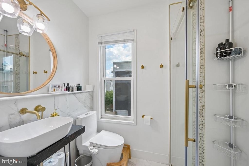2540 W Montgomery Avenue - Photo 25